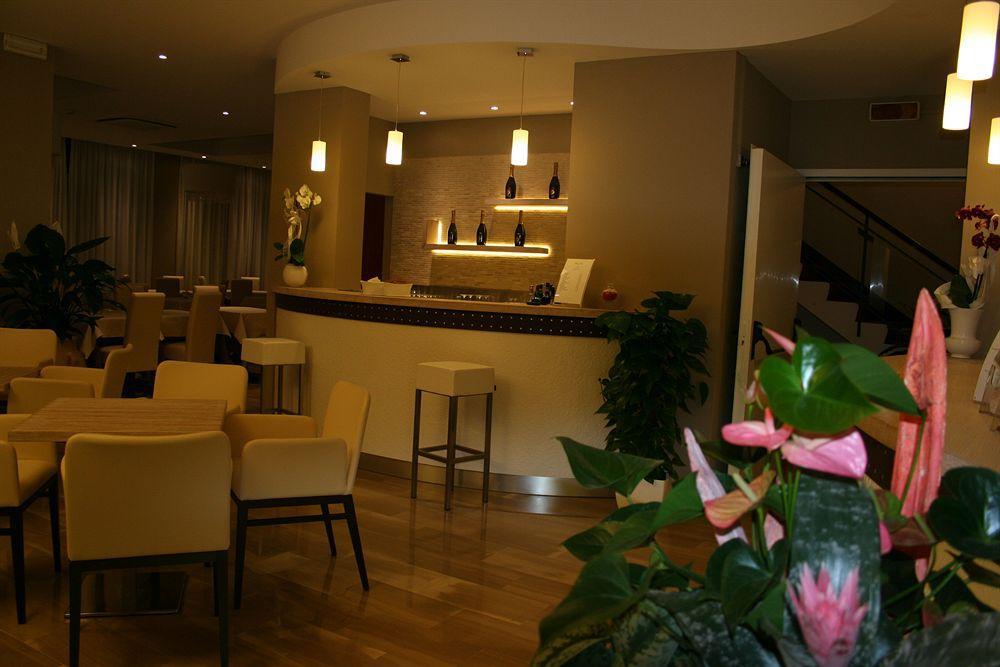 Hotel Lalla Beauty & Relax チェゼナーティコ エクステリア 写真